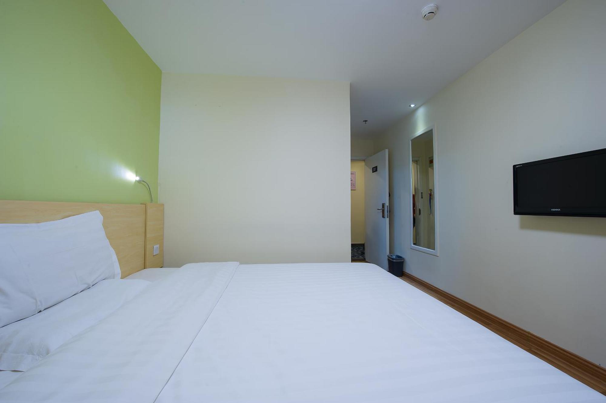 Iu Hotel Guangzhou Jingxi Nanfang Hospital Station Exterior photo