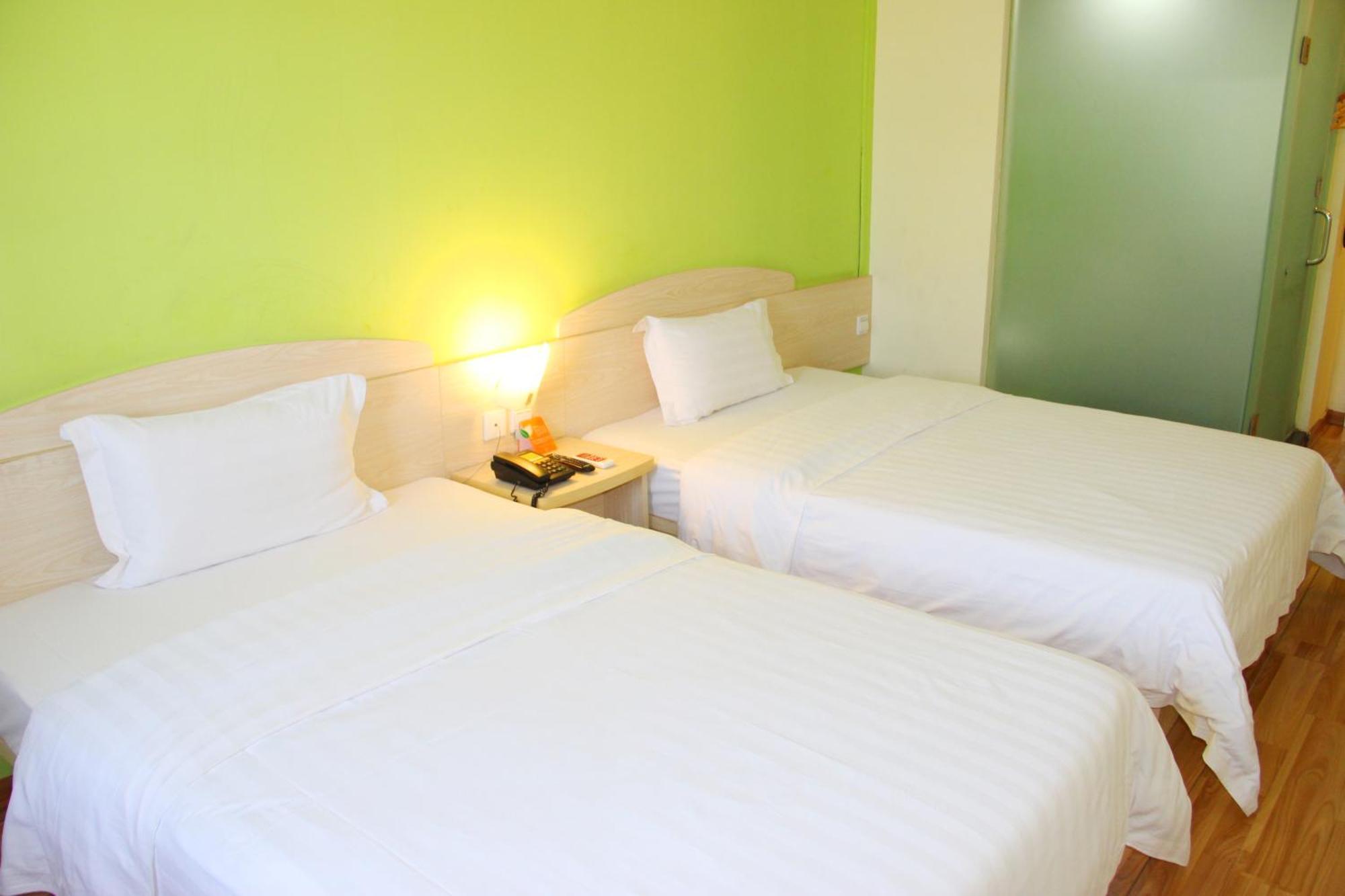 Iu Hotel Guangzhou Jingxi Nanfang Hospital Station Exterior photo